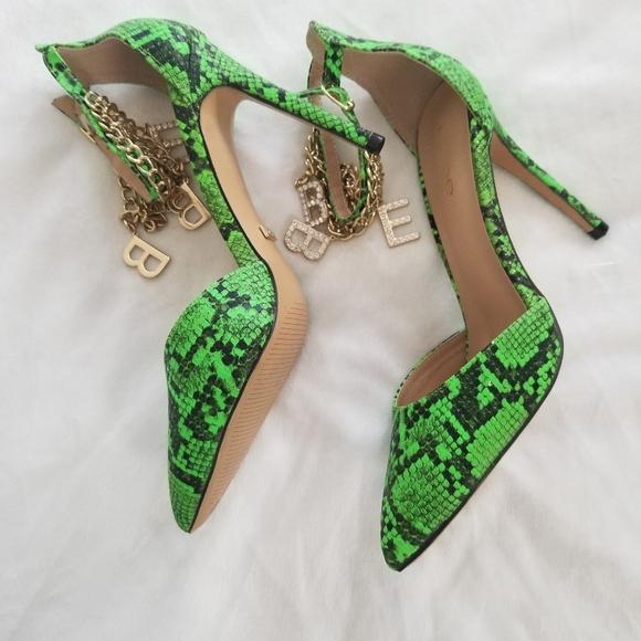 Babe Women's Size 8 Green Snake Print Chain Heels - Picture 4 of 10
